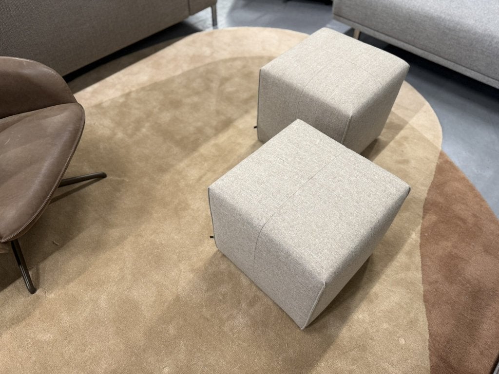 3 Nieuw Eyye Kub 47 Poef Kruk Voetenbank Synergy Stof Design, Minder dan 50 cm, Vierkant, Nieuw, Minder dan 50 cm