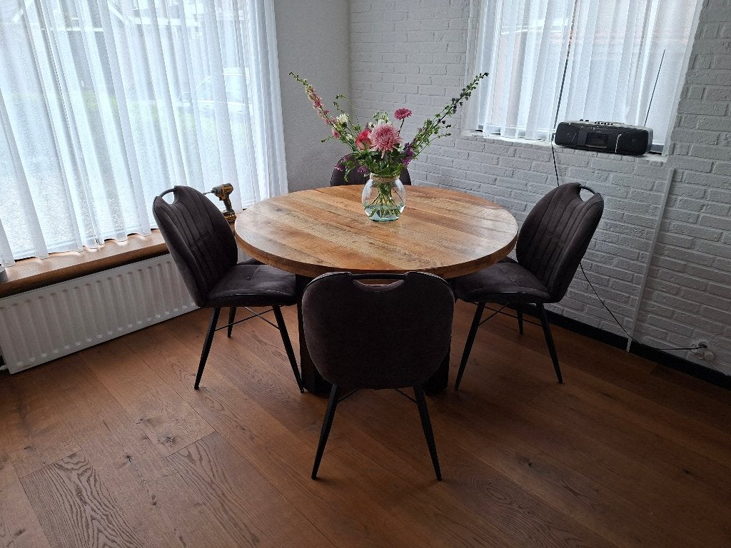 Mango eettafel Ø 130 cm, Huis en Inrichting, Tafels | Eettafels, Ophalen, Mango met zwart onderstel, Rond, Zo goed als nieuw