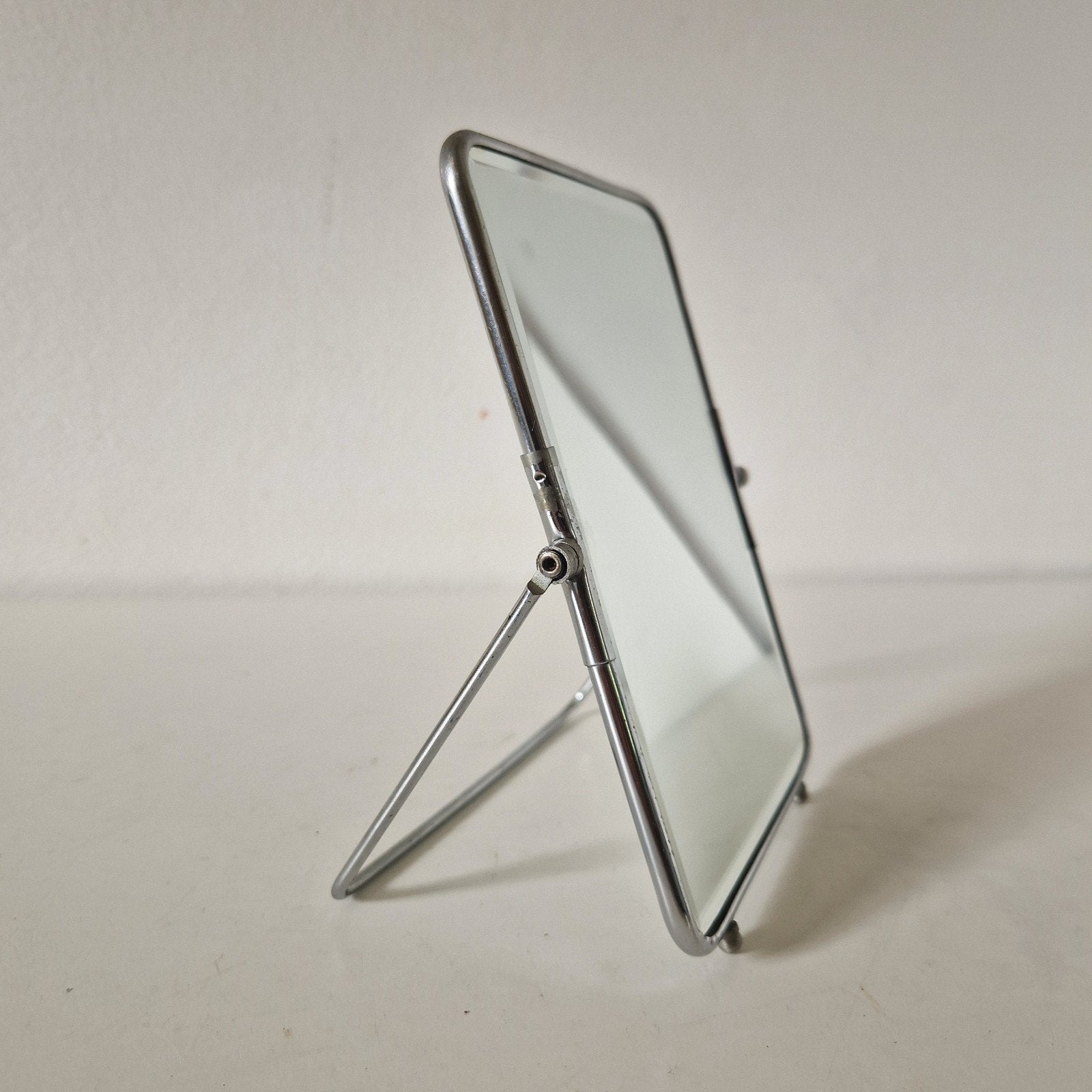 Vintage metalen scheerspiegel met geslepen rand, jaren '50, Ophalen of Verzenden, Rechthoekig, Minder dan 50 cm, Minder dan 100 cm