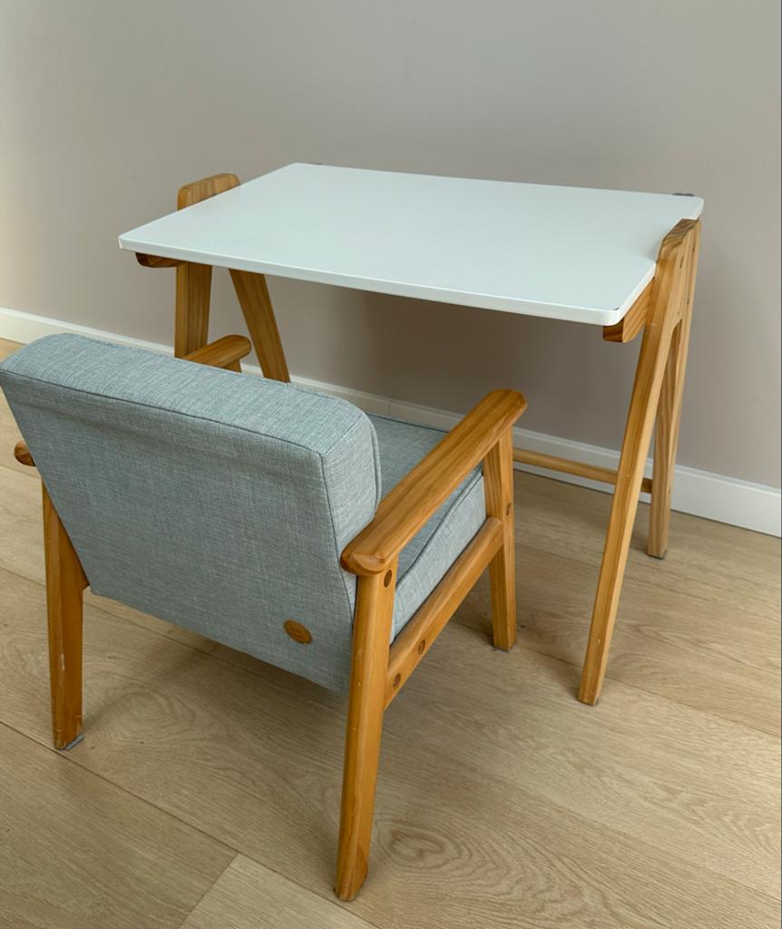 Petite Amelie Peuter Bureau & Stoel - Goede staat, Ophalen, Gebruikt, Tafel(s) en Stoel(en)
