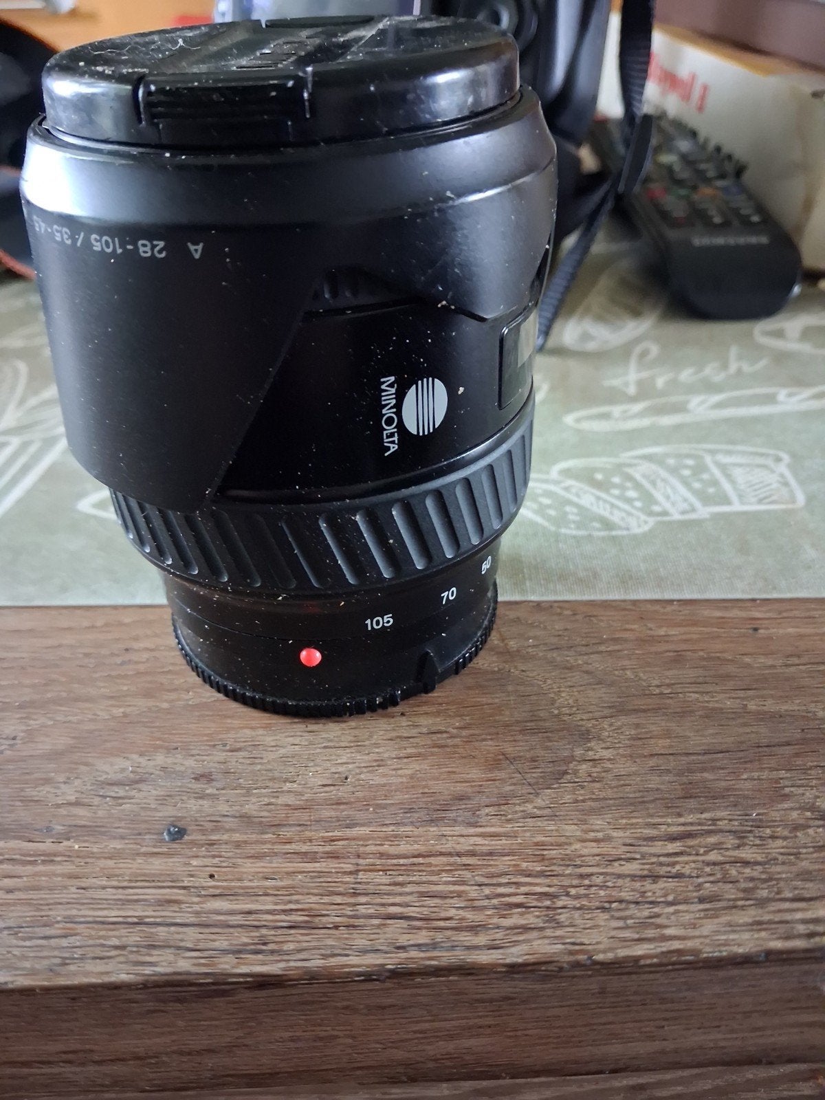 Foto 3 van Minolta AF 28-105mm f/3.5-4.5 lens met zonnekap