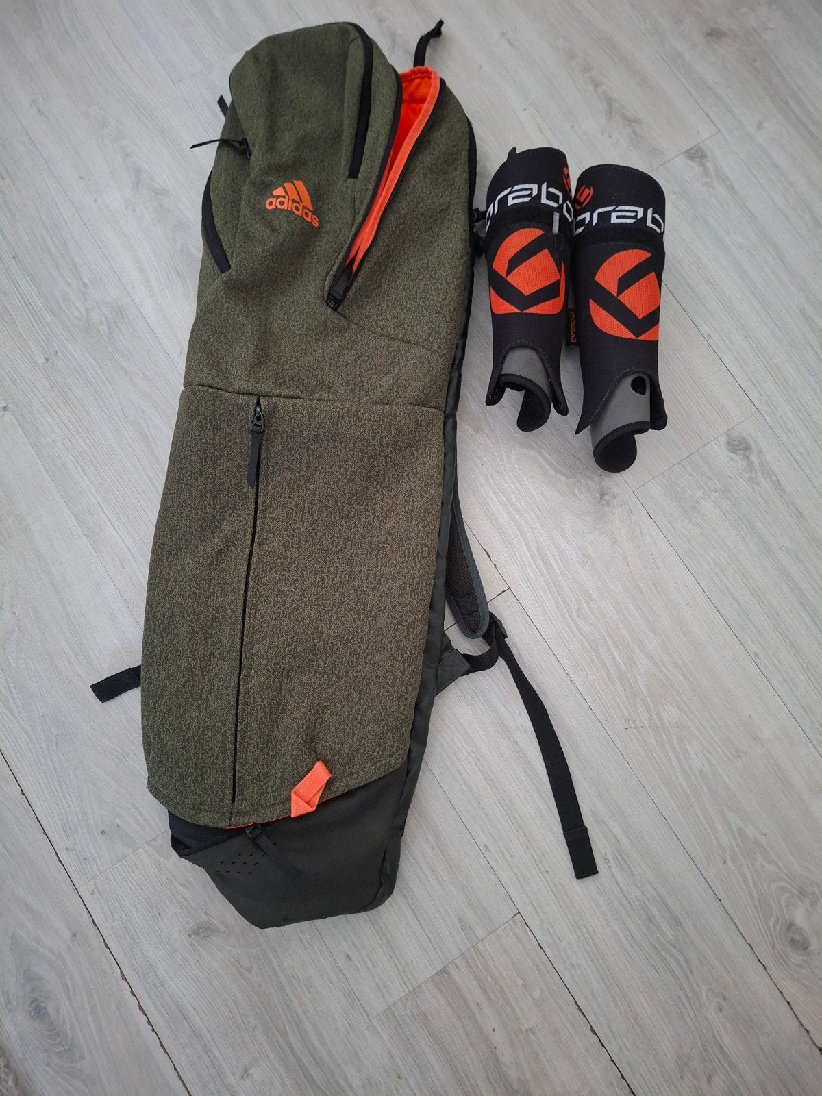 Hockeytas met scheenbeschermers Adidas, Kleding | Heren, Sportkleding, Overige typen, Overige maten, Ophalen of Verzenden, Adidas