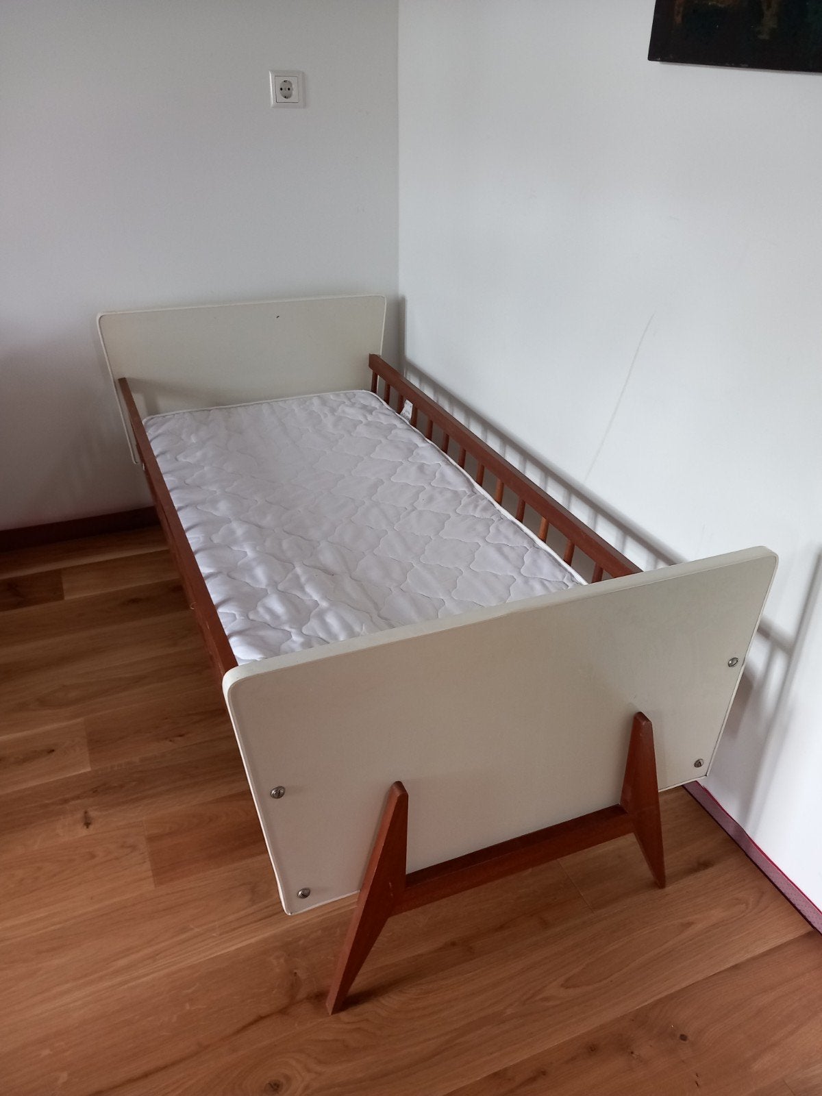 Vintage peuter kleuter kinder bedje 150x70, Kinderen en Baby's, Kinderkamer | Bedden, Ophalen, Gebruikt, 70 tot 85 cm, 140 tot 160 cm