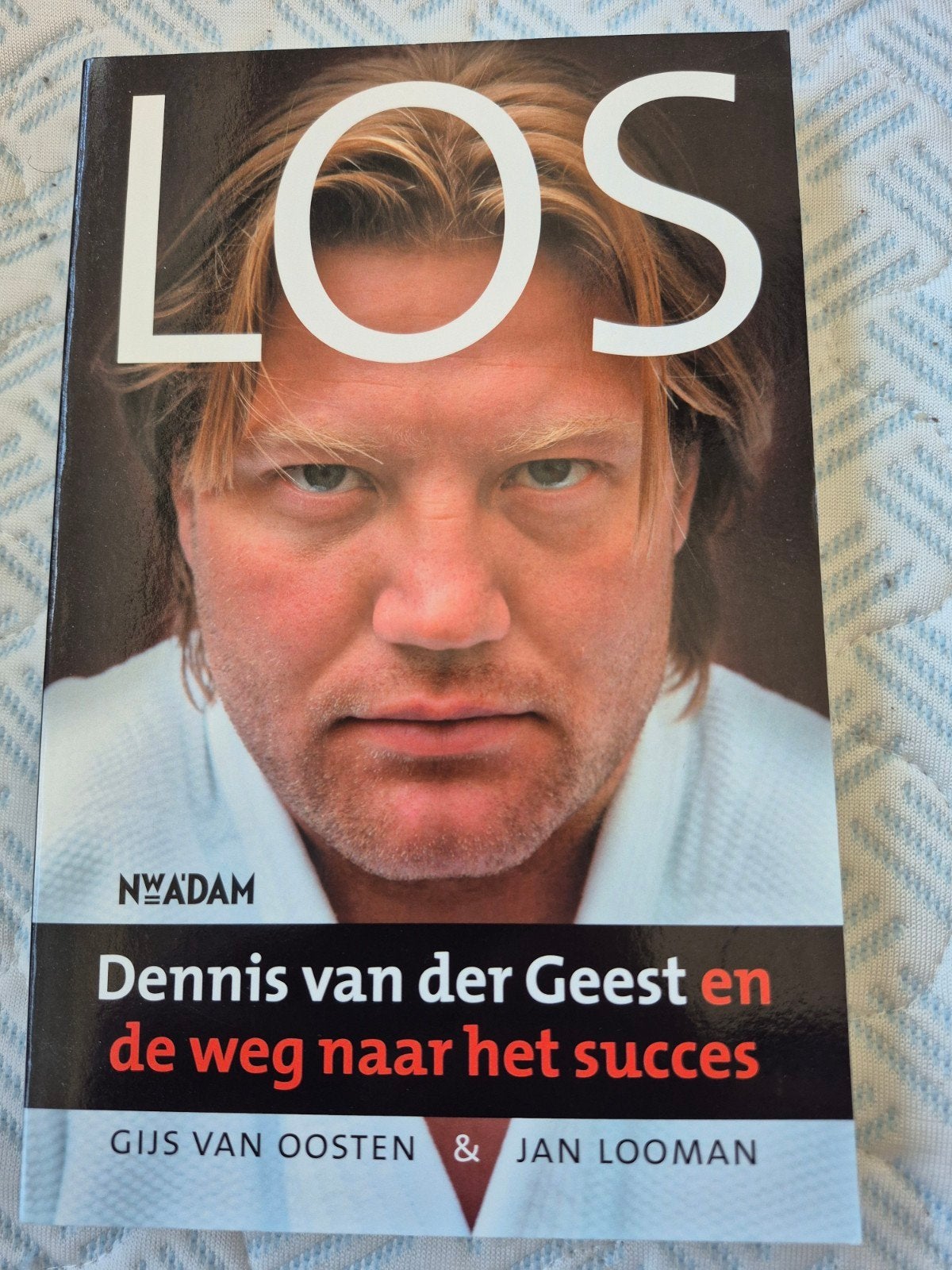 LOS - Dennis van der Geest en de weg naar het succes, Boeken, Ophalen of Verzenden, Zo goed als nieuw, Gijs van Oosten & Jan Looman