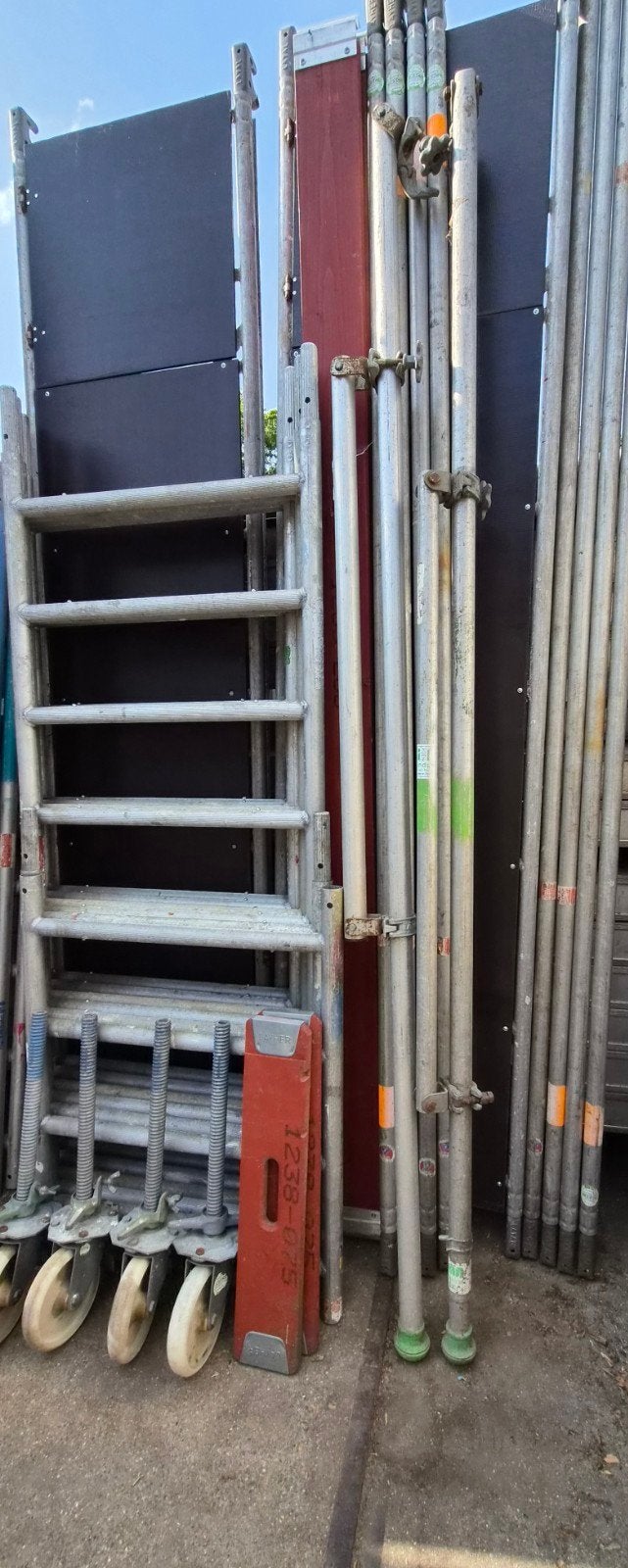 Te koop layer smal steiger werkhoogte 6.20 meter, Ophalen of Verzenden, Layer, Rolsteiger of Kamersteiger, 5 meter of hoger