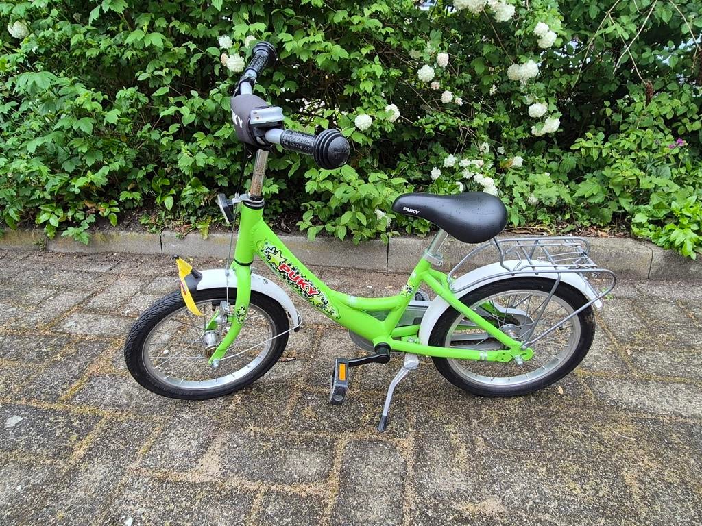 Kinderfiets met vlaggetje, Ophalen, Terugtraprem, Zijwieltjes, Gebruikt