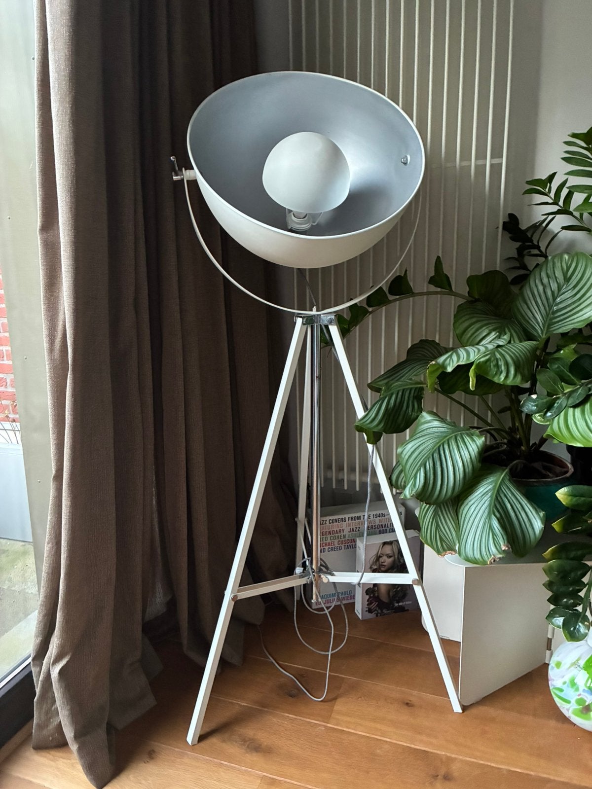 Kare Design originele tripod vloerlamp staande lamp, Ophalen, Gebruikt, E27 (groot), Metaal