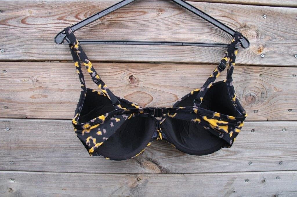 Bikini zwart/ oker Livera 40 D/E cup Vaste prijs, Zwart, Ophalen of Verzenden, Zo goed als nieuw, Bikini