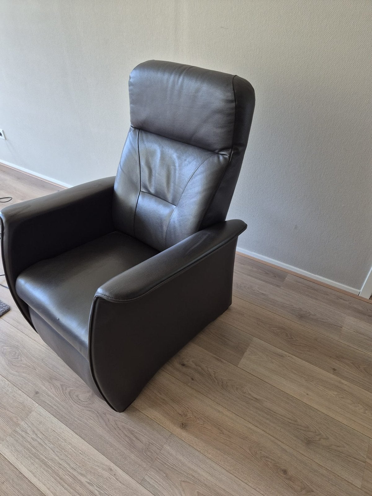Te koop sta op stoel met accu oplaadbaar., Ophalen, Gebruikt, Minder dan 75 cm, Leer