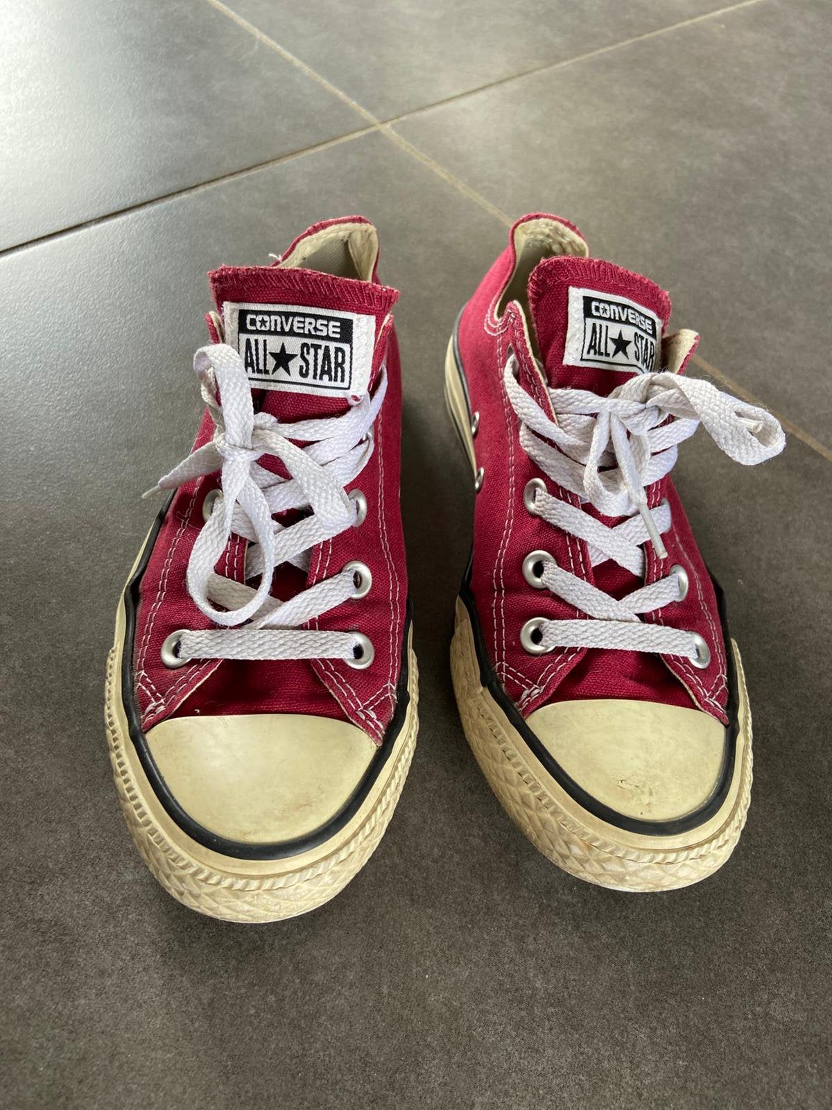 Converse All stars lage sneakers in donkerrood maat 36,5, Verzenden, Sneakers of Gympen, Gedragen, Rood