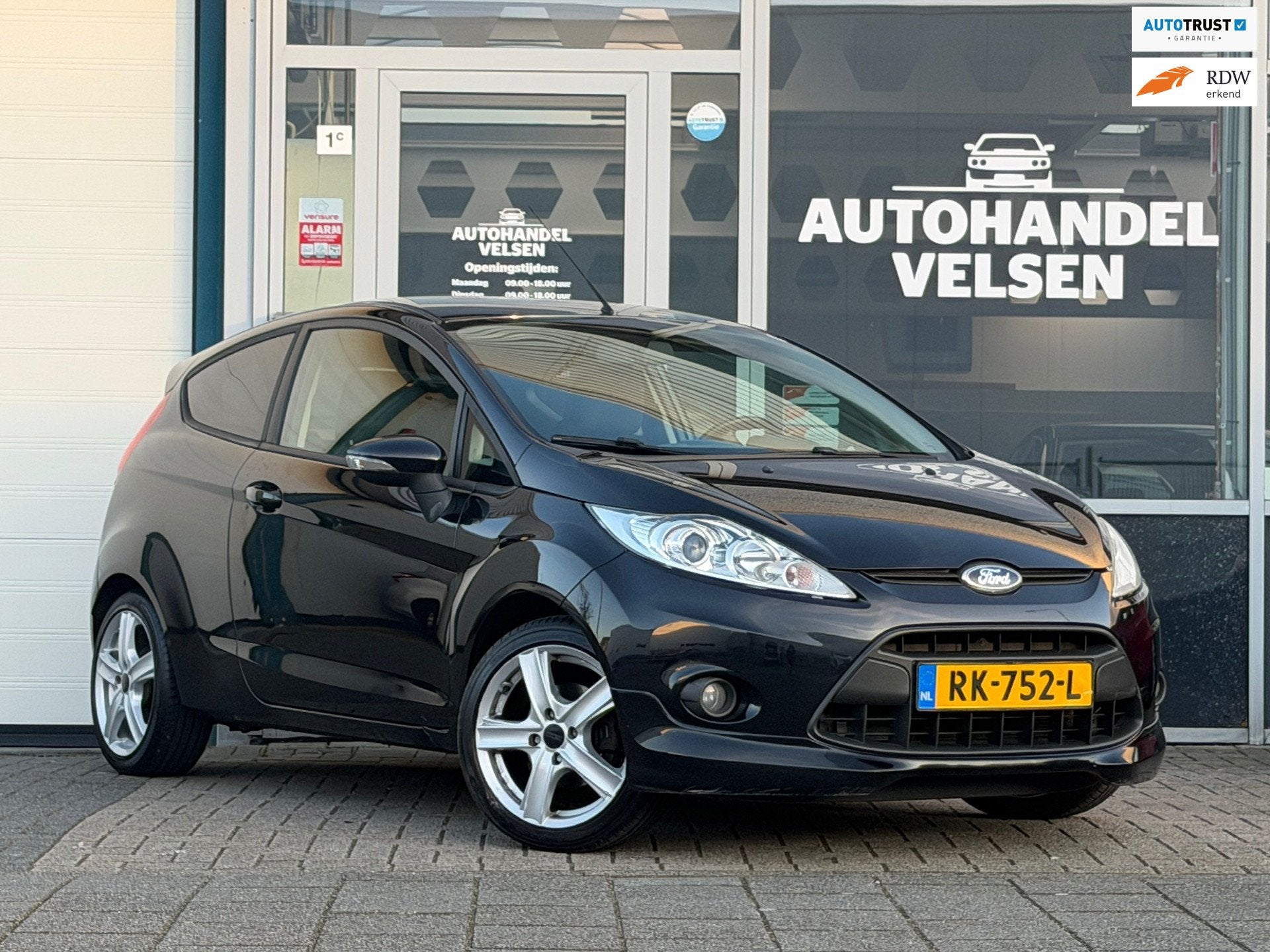 Ford Fiesta 1.4 Ghia Sport Line Airco, Voorwielaandrijving, Euro 5, Gebruikt, 31 €/maand