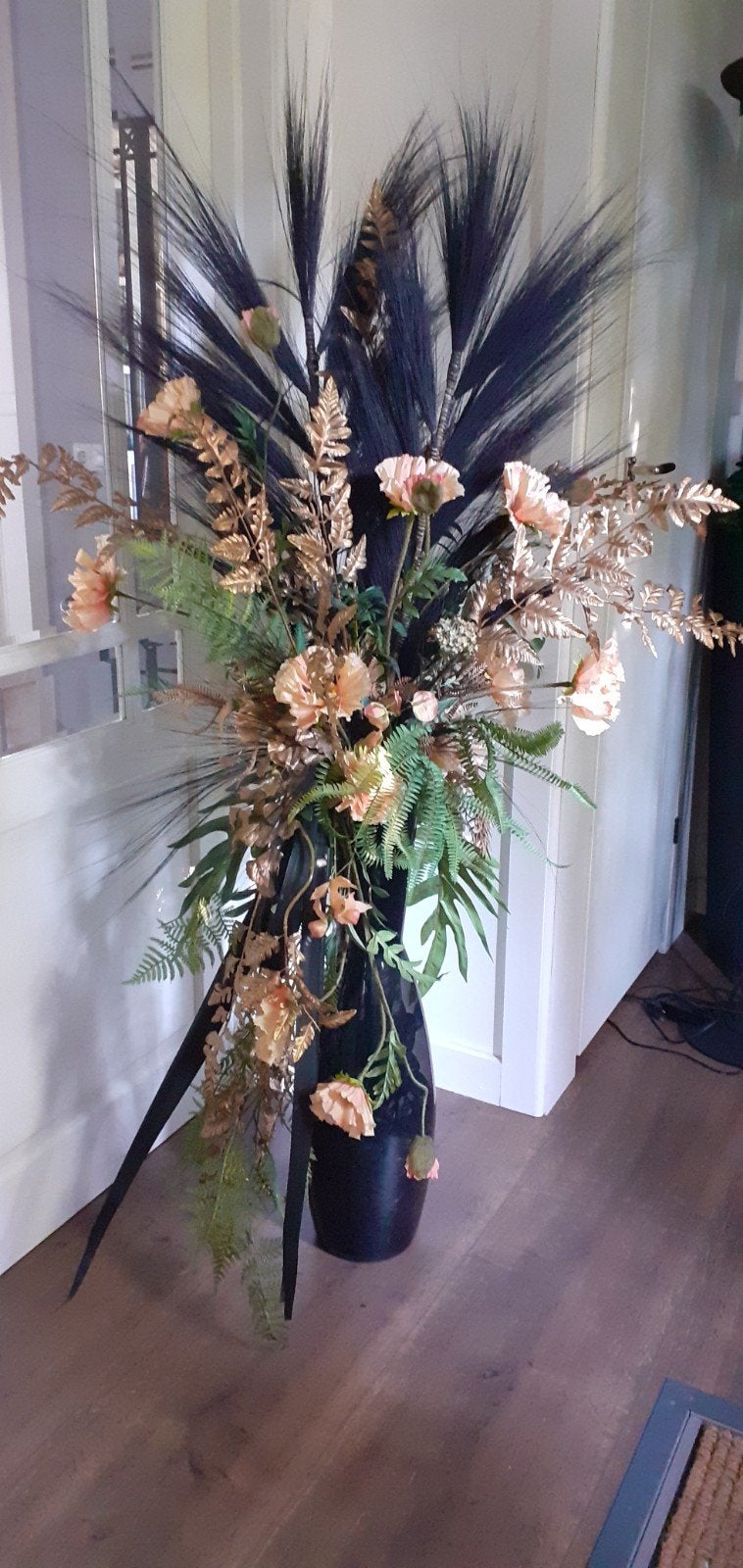 Groot houdbaar bloemstuk., Ophalen