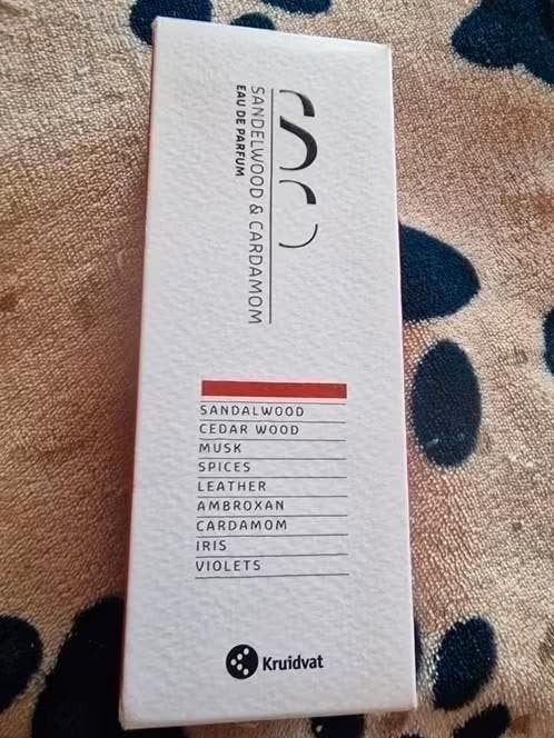 Kruidvat Sandelwood & Cardamom Eau de Parfum, Sieraden, Tassen en Uiterlijk, Uiterlijk | Parfum, Nieuw, Ophalen of Verzenden