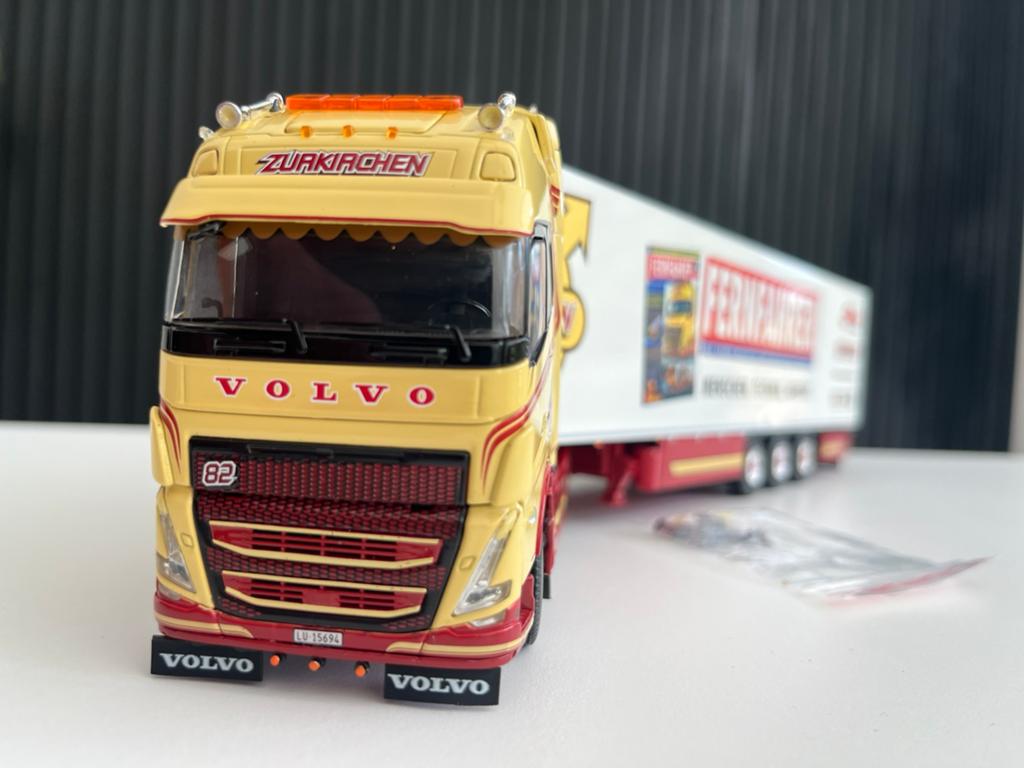 Tekno Zurkirchen Volvo Fh5 b-keuze, Hobby en Vrije tijd, Modelauto's | 1:50, Ophalen of Verzenden, Zo goed als nieuw, Bus of Vrachtwagen