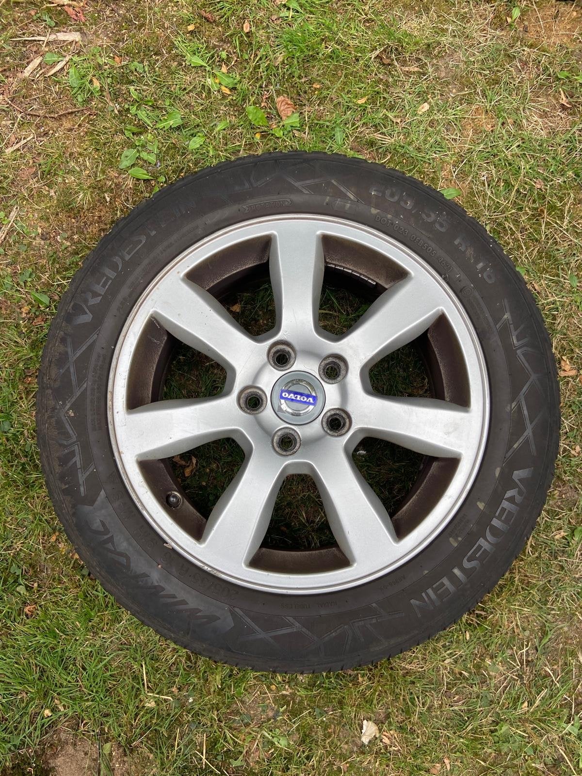 Vredestein winterbanden op Volvo velgen 205/55 R16, Ophalen, Gebruikt