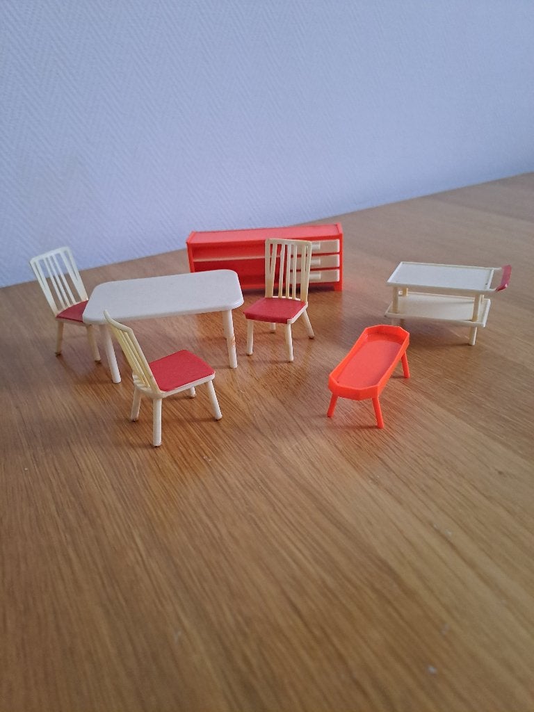 Poppenhuis meubeltjes jaren 60, Ophalen, Gebruikt, Poppenhuis