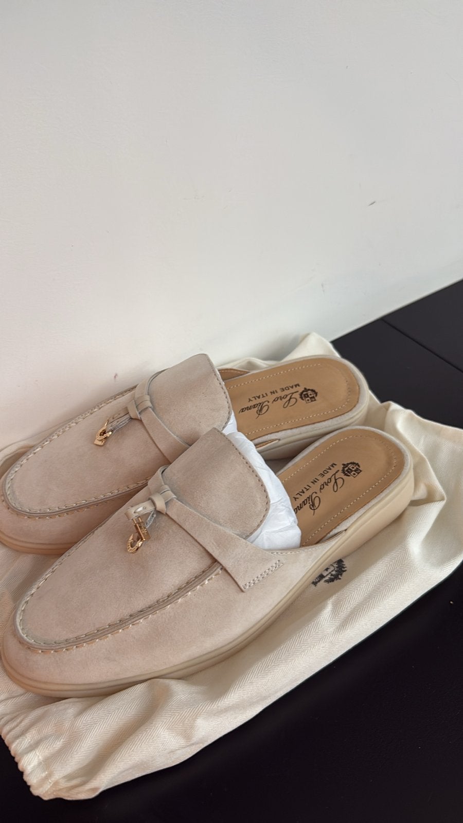 Loro Piana Beige Instappers Maat 37, Kleding | Dames, Schoenen, Ophalen of Verzenden, Zo goed als nieuw, Beige, Instappers