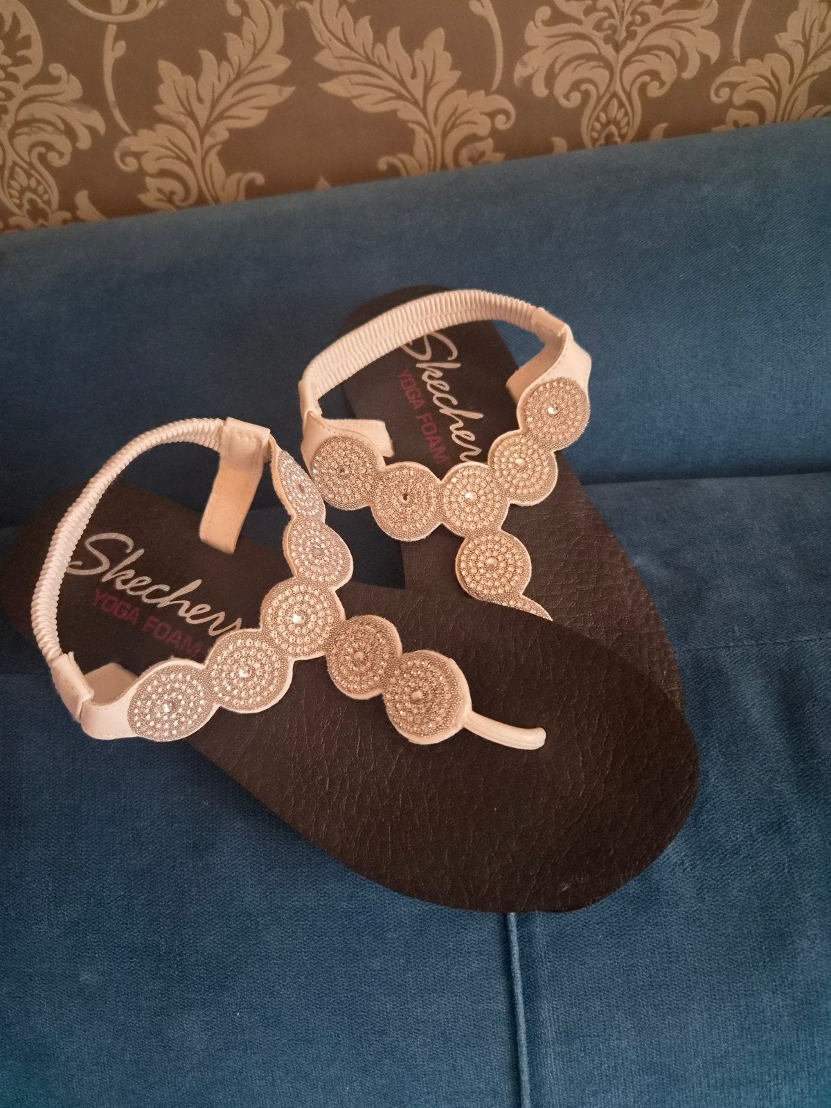 Skechers Yoga Foam Sandalen met Strass - Maat 38, Skechers, Wit, Nieuw, Sandalen of Muiltjes
