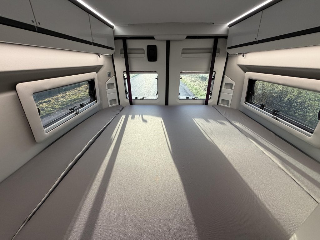 Adria Twin Supreme 640 SGX. Lithium, Omvormer, Busbiker, Automaat, Buscamper of Camperbus, ESP-stabiliteitscontrole, Fiat