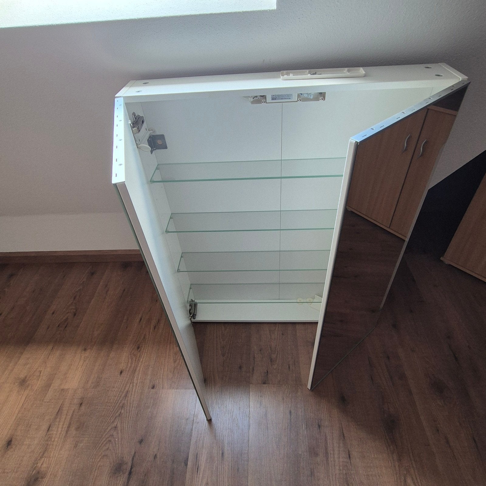 IKEA Badkamer Spiegelkast met Verlichting en 4 Legplanken, Spiegelkast, Zo goed als nieuw, Minder dan 100 cm, 50 tot 100 cm