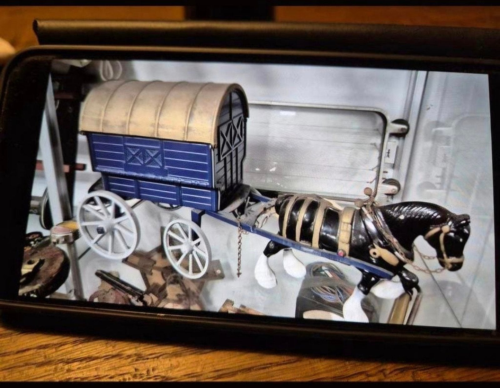 vintage paard en woonwagen met messing dak, Ophalen