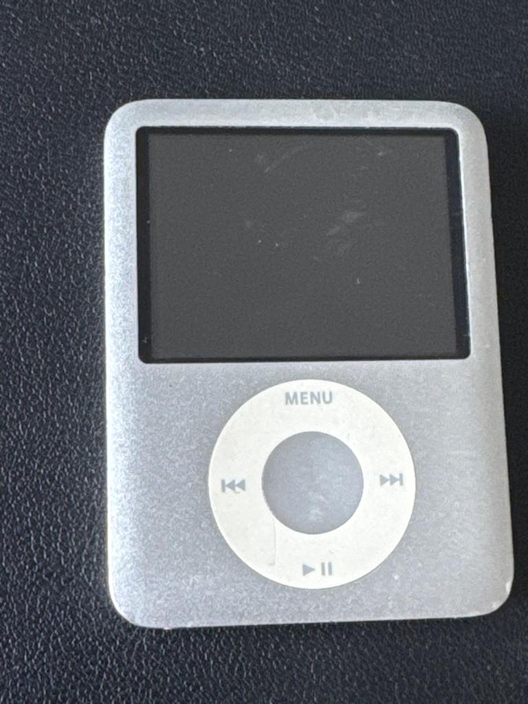 iPod Nano 3e generatie - Defect (voor onderdelen), Audio, Tv en Foto, Mp3-spelers | Apple iPod, Ophalen of Verzenden, Zo goed als nieuw