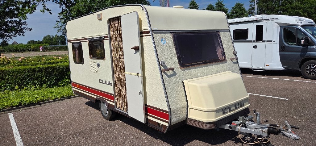 Burstner Club ( Retro caravan, volledig orgineel), Schokbreker, Standaardzit, Omvormbare zithoek, Bedrijf