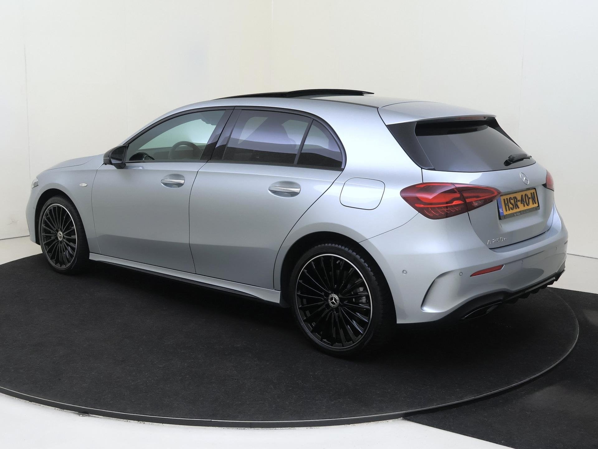 Mercedes-Benz A-klasse 250 e Business Solution AMG / Panarom, Auto's, Mercedes-Benz, Gebruikt, 4 cilinders, Bedrijf, Automatische klimaatregeling