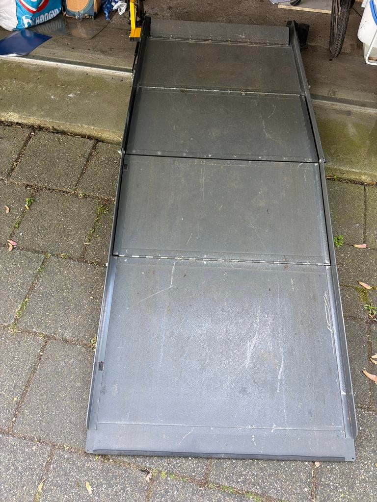 Invalidenhelling - rolstoeloprijplaat - bus, Ophalen of Verzenden, Zo goed als nieuw