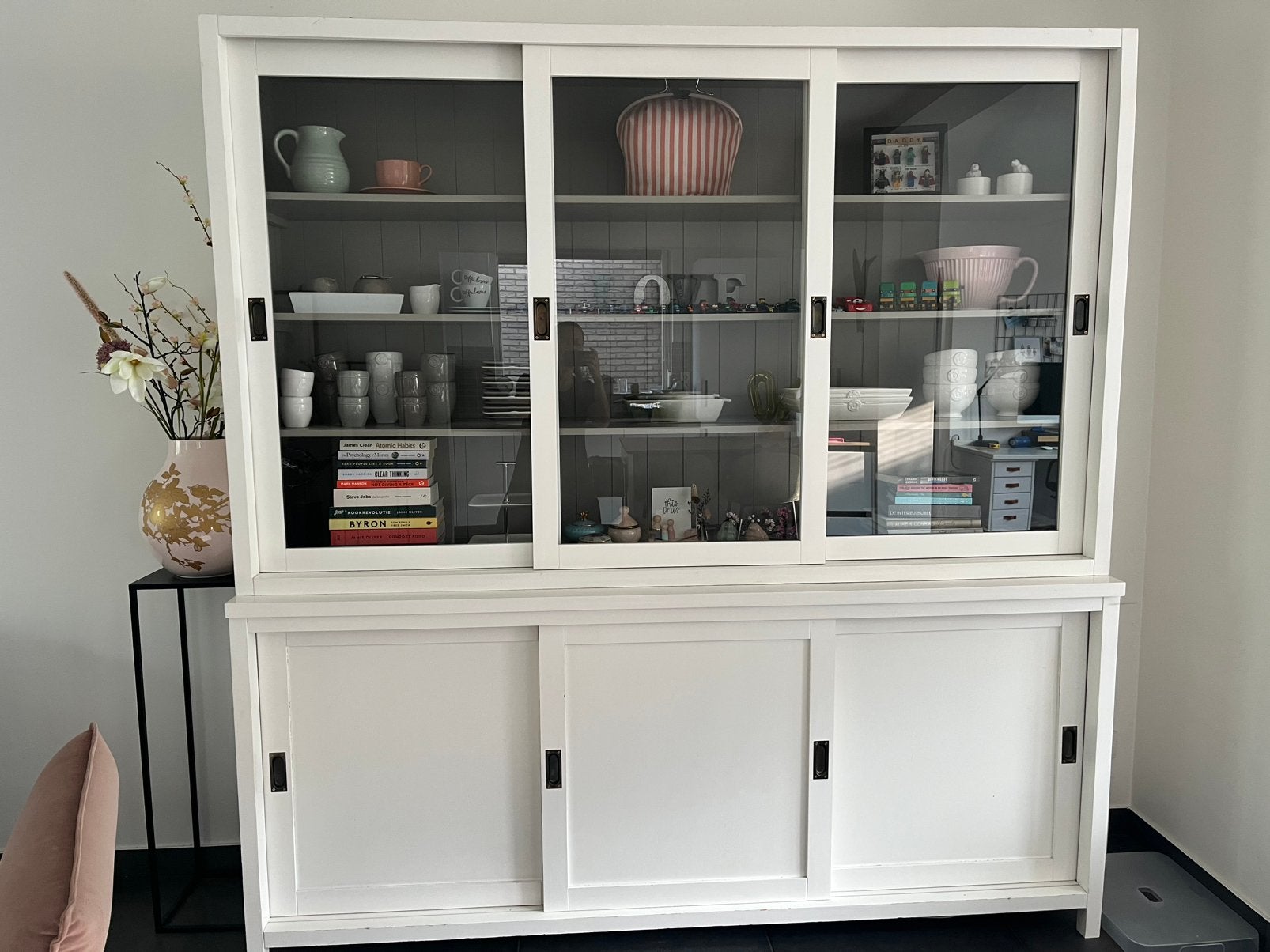 Buffetkast 6 deuren wit/grijstaupe, Huis en Inrichting, Kasten | Buffetkasten, Ophalen, Met deur(en), 200 cm of meer, 200 cm of meer