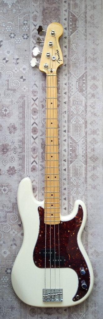 Fender Standard Precision Bass Olympic White + upgrades ZGAN, Ophalen of Verzenden, Zo goed als nieuw, Elektrisch