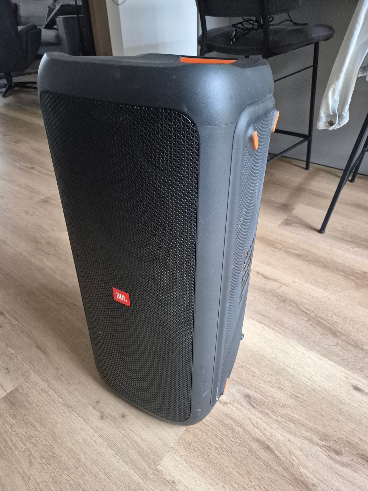 JBL Partybox 300 - Krachtige draagbare party speaker, JBL, Party speaker, Zo goed als nieuw, Bluetooth