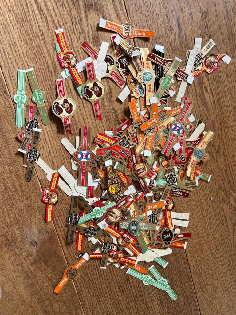 Grote collectie vintage sigarenbandjes, Ophalen of Verzenden, Gebruikt
