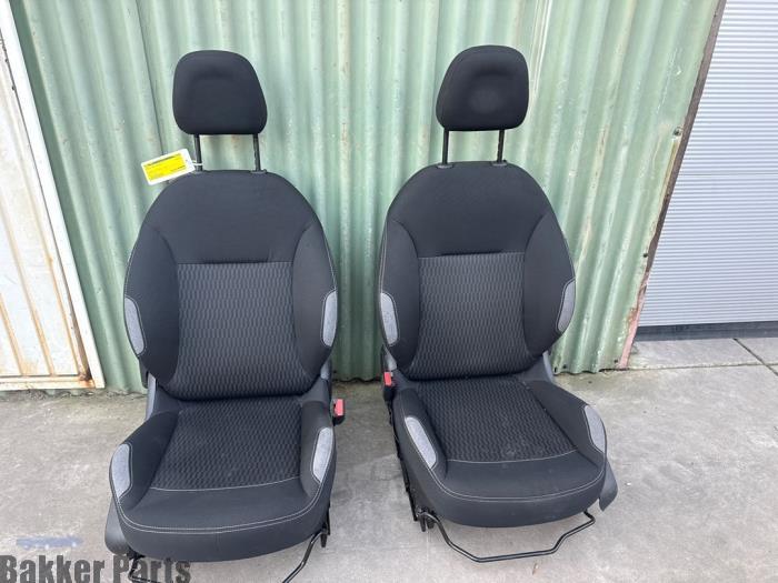 Voorstoelen links + rechts van een Peugeot 208, Auto-onderdelen, Interieur en Bekleding, Gebruikt, -, -, Ophalen of Verzenden