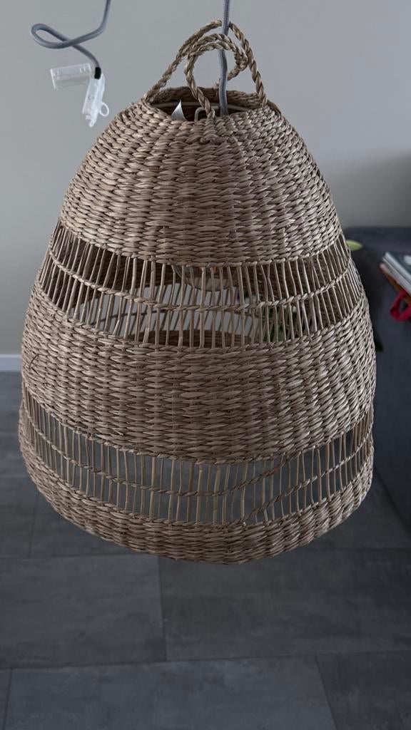 IKEA Hanglamp met lamp en snoer - Rotan look, Huis en Inrichting, Lampen | Hanglampen, Ophalen, Gebruikt, Overige materialen, 50 tot 75 cm