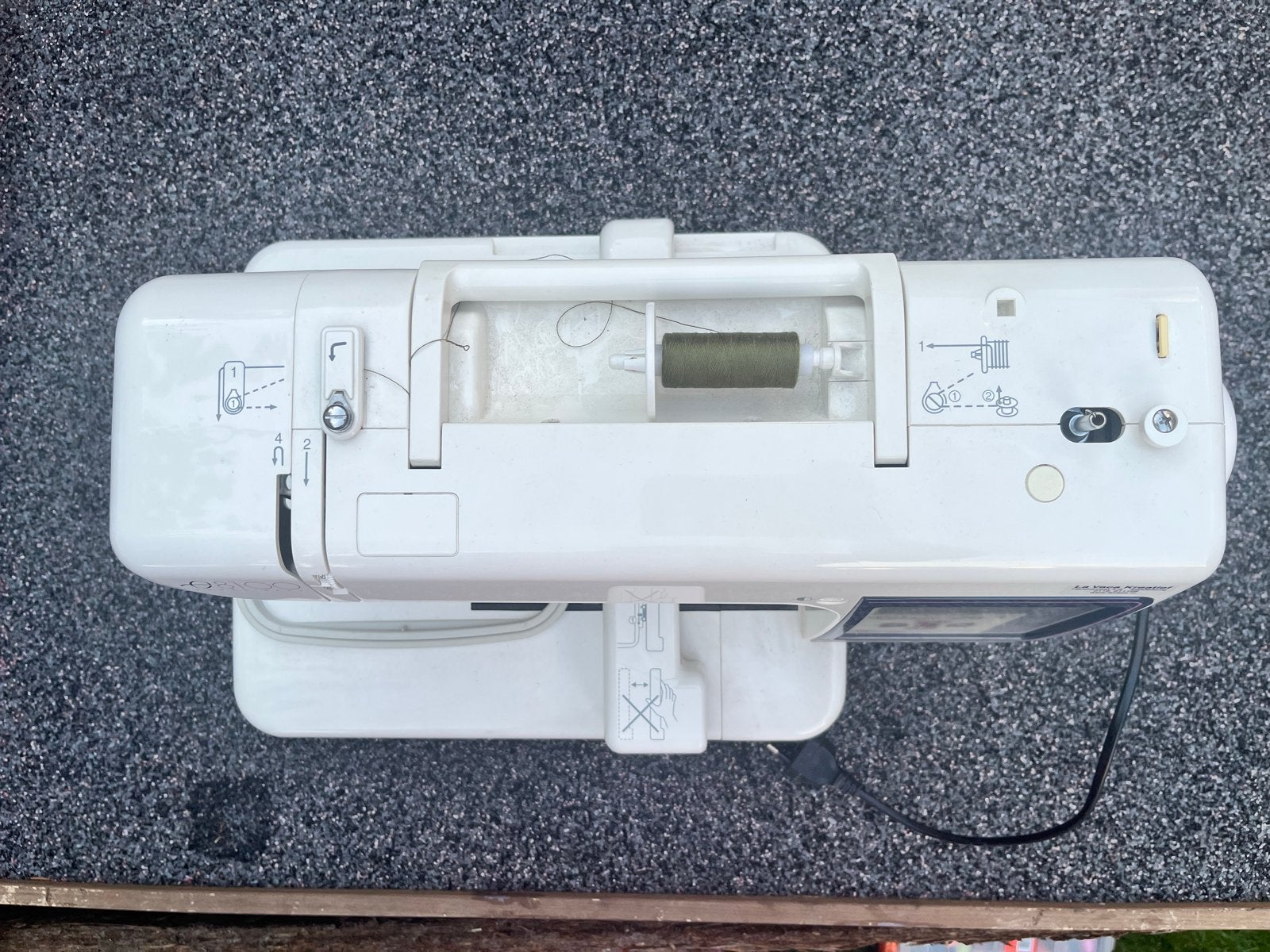 Elna eXpressive 8100 borduurmachine, Hobby en Vrije tijd, Naaimachines en Toebehoren, Ophalen, Gebruikt, Naaimachine, Overige merken
