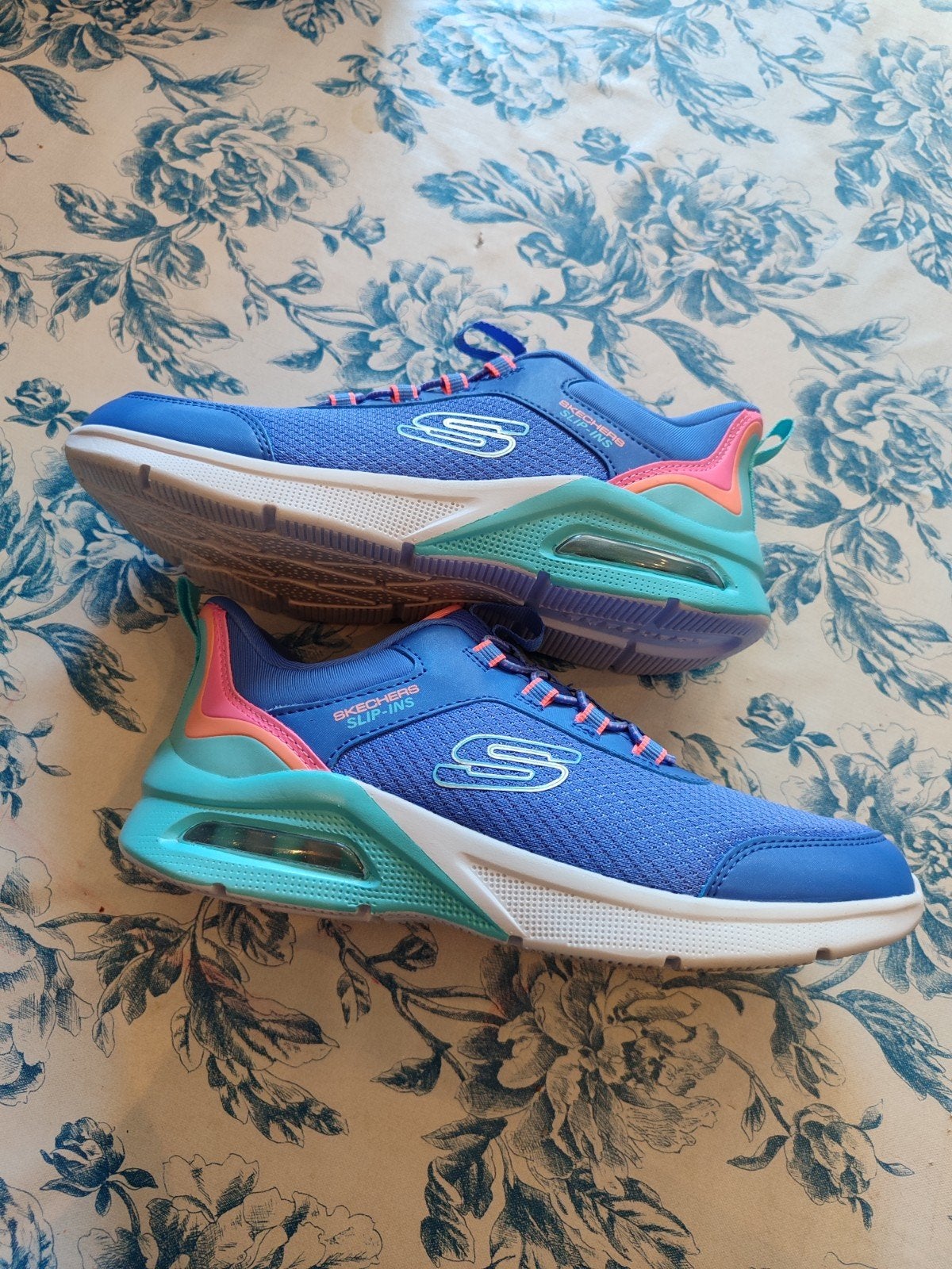 Nieuwe Skechers Hands Free Slip-ins - Maat 34, vallen smal!, Kinderen en Baby's, Jongen of Meisje, Schoenen, Nieuw, Skechers