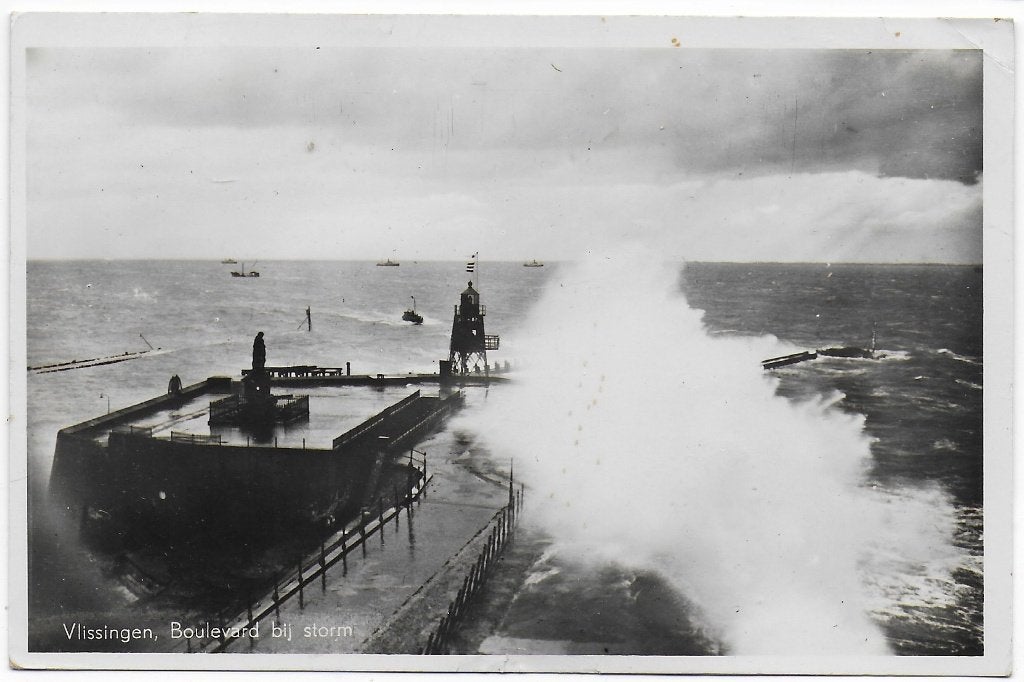 Vlissingen Boulevard bij Storm ansichtkaart B7402 uit 1950, Ophalen of Verzenden, 1940 tot 1960, Gelopen, Zeeland