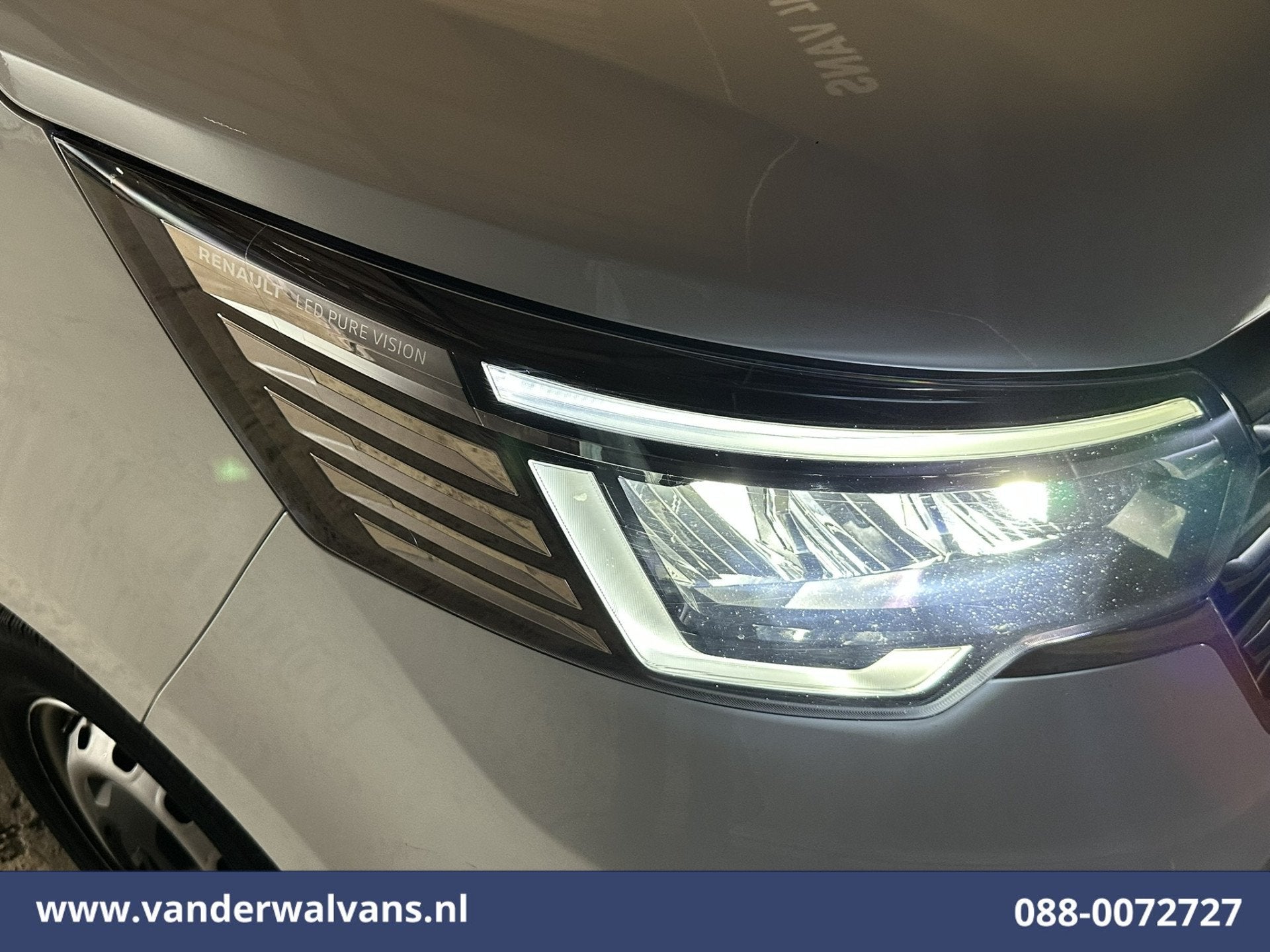 Renault Trafic 2.0 dCi L2H1 Euro6 Airco | Navigatie | LED |, Auto's, Voorwielaandrijving, Dealer onderhouden, Stof, Gebruikt
