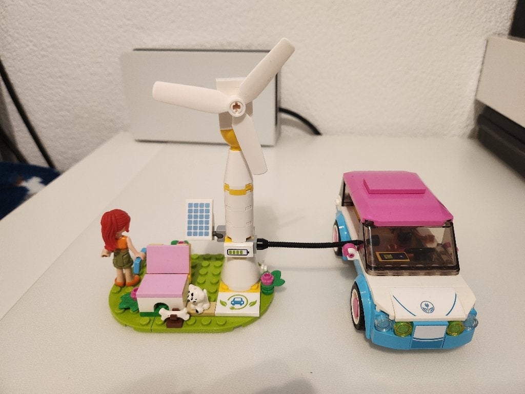 Lego friends 41443 Olivia's electrische auto incl boekje, Kinderen en Baby's, Overige thema's, Lego, Ophalen of Verzenden, Zo goed als nieuw