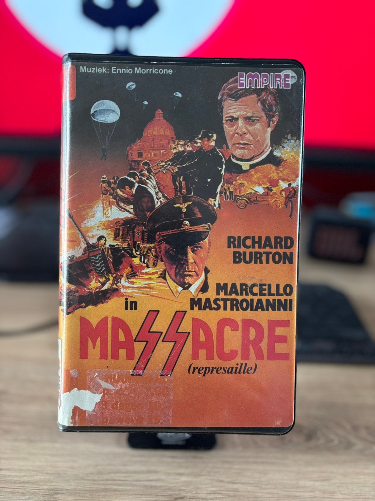 Video2000 / VCC - Massacre (Represaille) (1973), Alle leeftijden, Ophalen of Verzenden, Gebruikt, Actie en Avontuur