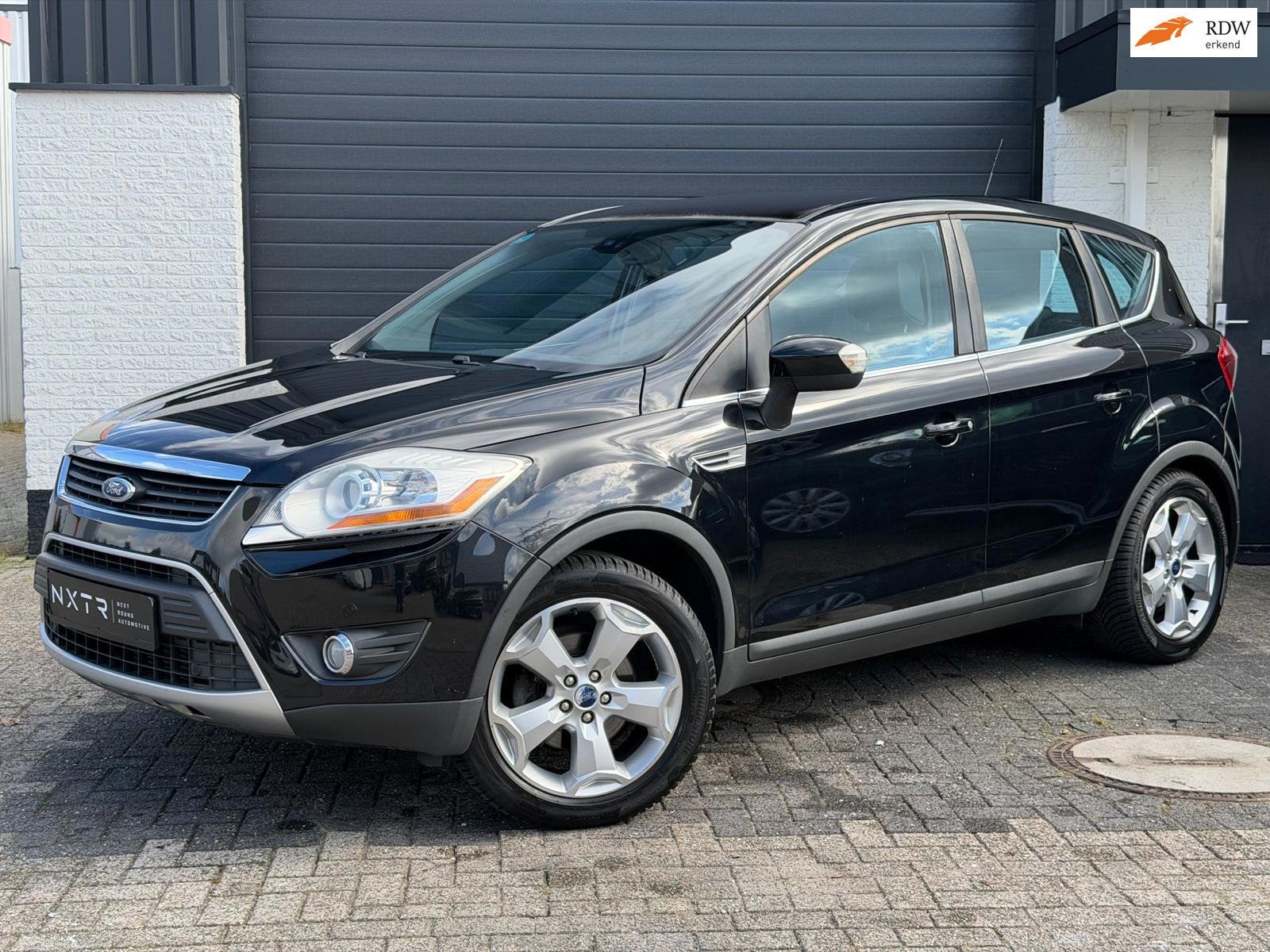 Ford Kuga 2.5 20V Titanium AWD | 5-Cilinder | Pano | Leder |