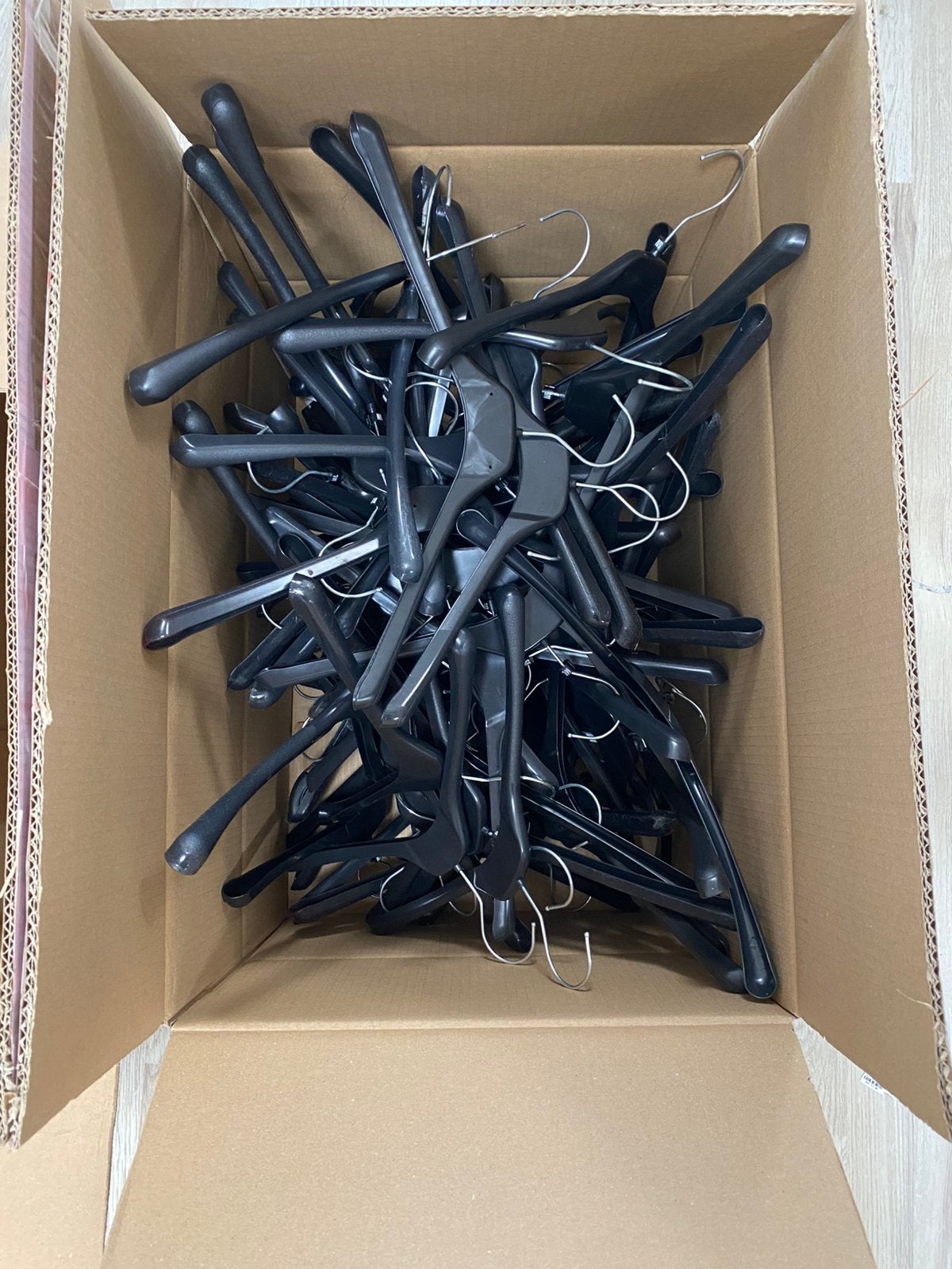 Doos kledinghangers GRATIS OPHALEN, Ophalen, Zo goed als nieuw, Minder dan 50 mm
