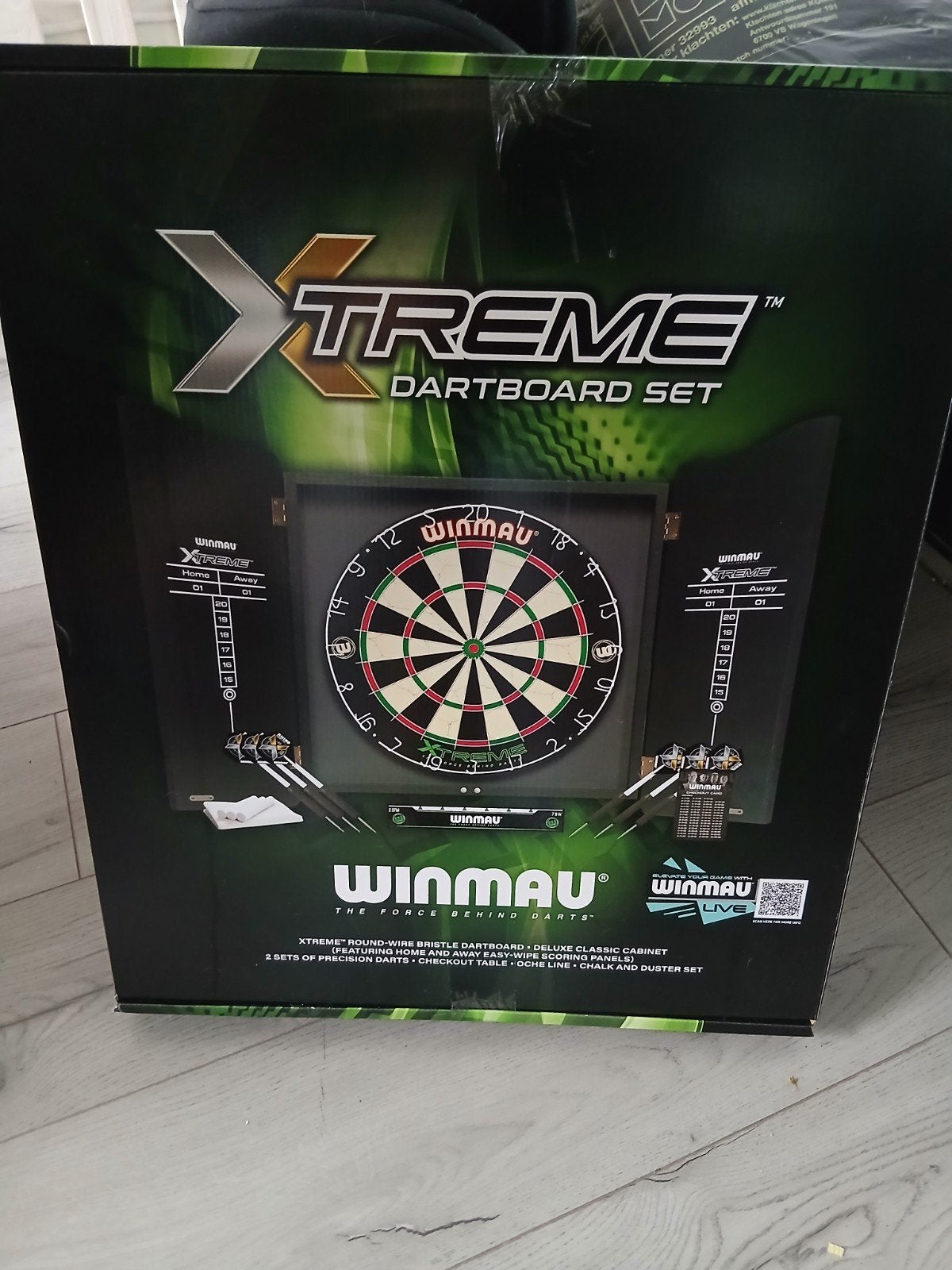 Nieuw Winmau Xtreme Dartbord Set met Kast en Accessoires, Sport en Fitness, Ophalen, Nieuw, Dartbord met pijlen