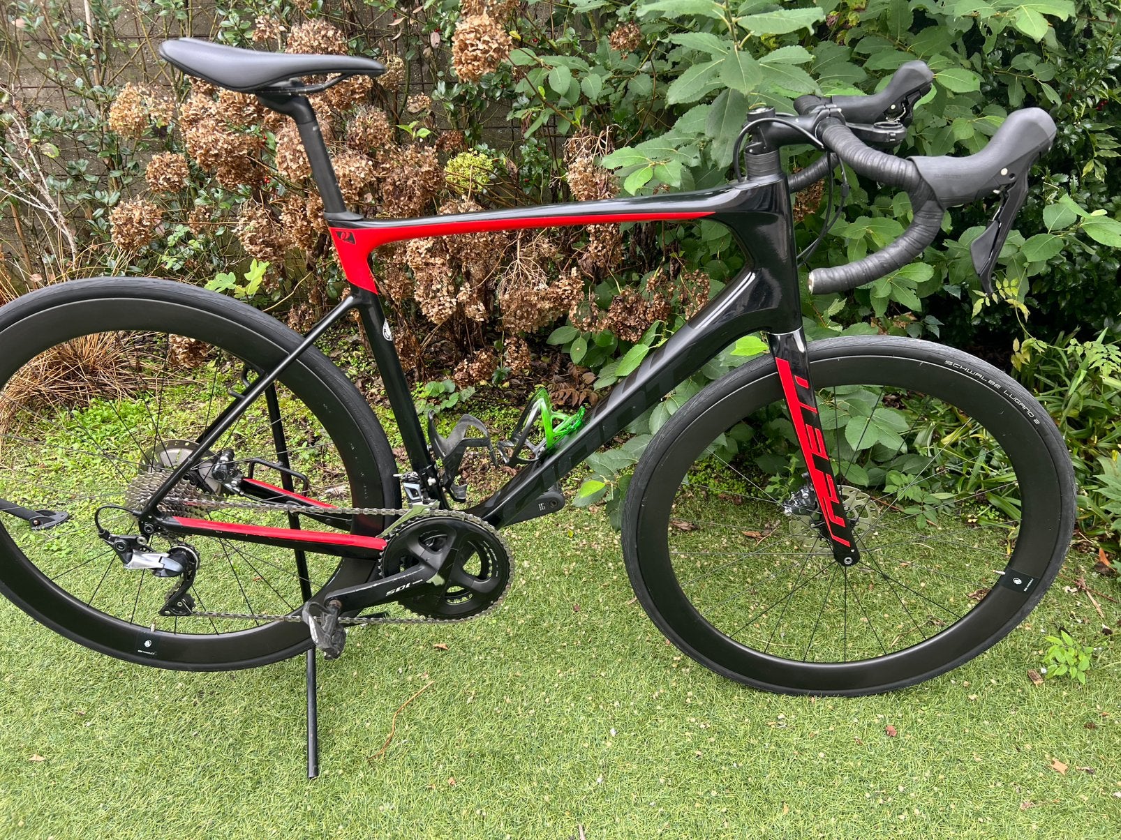 Foto 6 van Giant defy carbon met mantel wielen