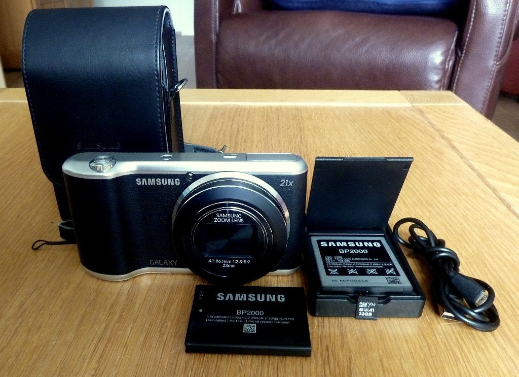 Samsung Galaxy Camera 21x Zoom met tasje en accessoires, Panasonic, Ingebouwde flitser, 16 megapixels, Ophalen of Verzenden