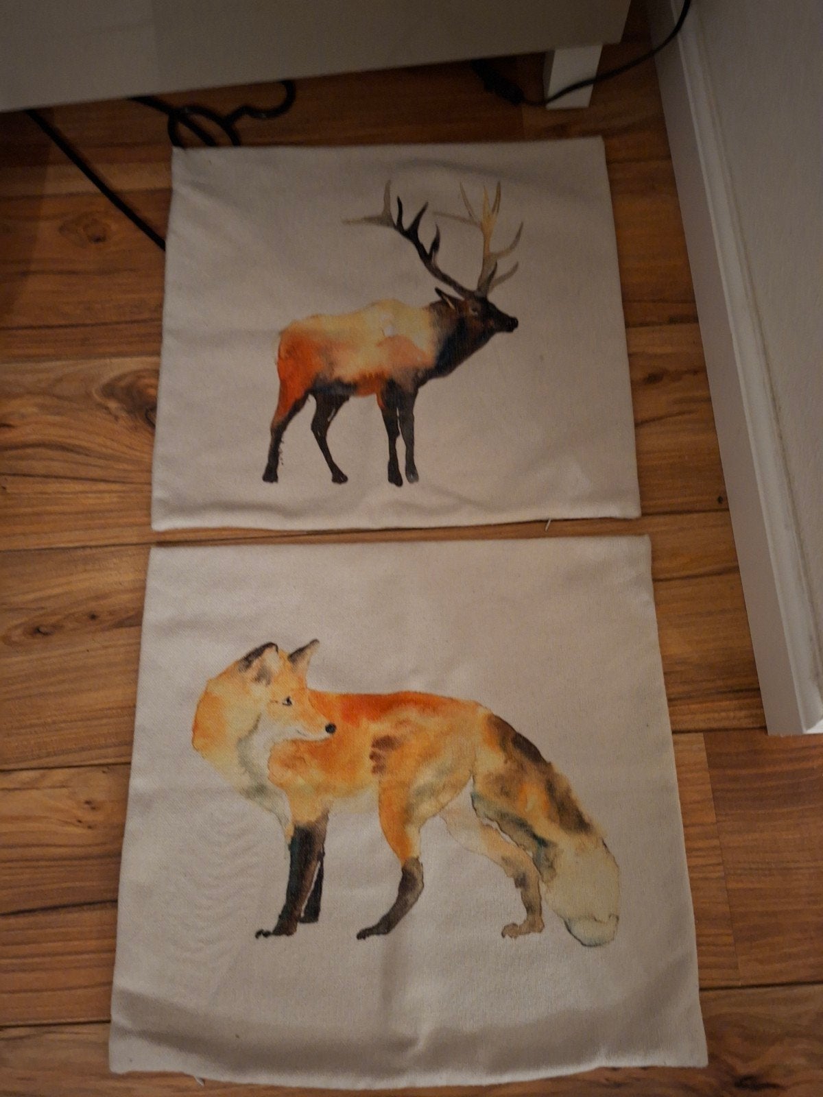 Set van 2 kussenhoezen met dierenprint 42x44  (hert en vos), Huis en Inrichting, Overige merken, Meerkleurig, Met print, Ophalen of Verzenden
