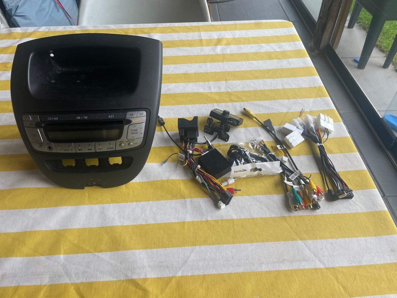 Peugeot 107 radio met extra aansluitingen (RDS), Ophalen, Gebruikt