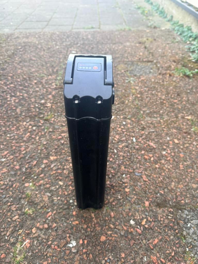 E-bike Battery Accu + Charger 48V 18Ah, Ophalen of Verzenden, Zo goed als nieuw