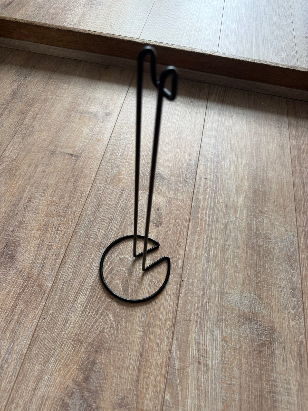 Zwart metalen keukenrolhouder, Huis en Inrichting, Ophalen of Verzenden, Gebruikt, Zwart, Metaal